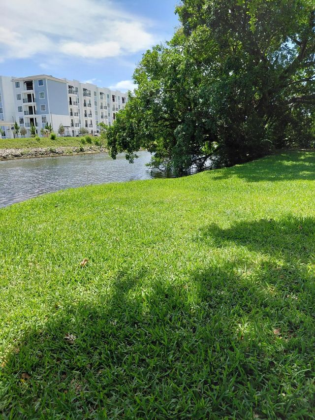 3 of 11 - 2403 S Waterside Drive #2403, Lake Worth, FL