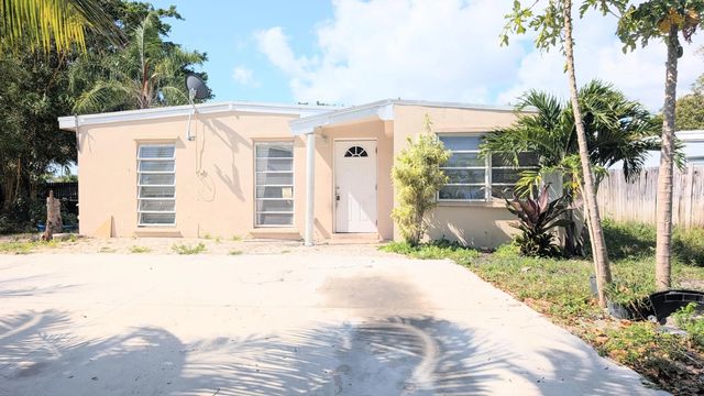 490 Tulip Tree Drive, Lake Worth