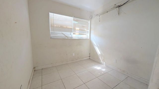 5 of 12 - 490 Tulip Tree Drive, Lake Worth, FL