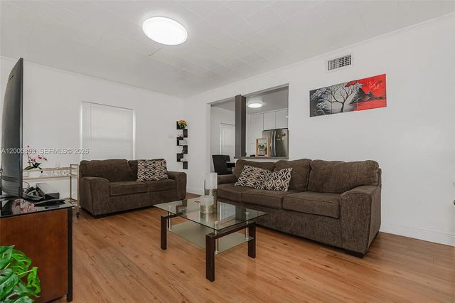 367 E 46th Street, Hialeah