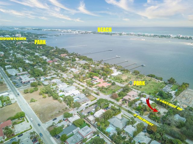 3 of 16 - 1118 S Palmway, Lake Worth Beach, FL