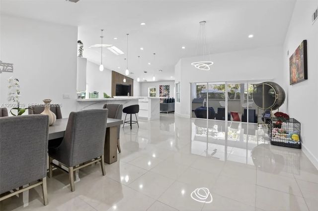 4 of 44 - 3540 N Park Road, Hollywood, FL