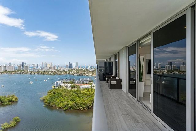 16385 Biscayne Boulevard #3001, North Miami Beach