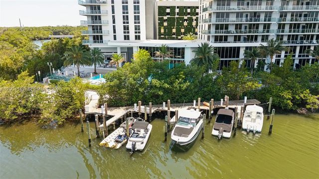 2 of 46 - 16385 Biscayne Boulevard #3001, North Miami Beach, FL