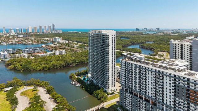 3 of 46 - 16385 Biscayne Boulevard #3001, North Miami Beach, FL