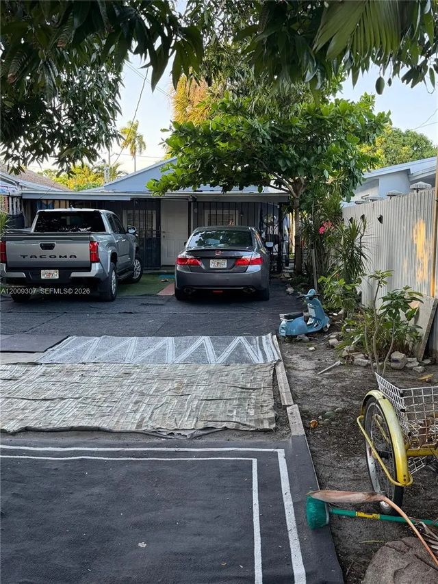 2 of 23 - 1111 Nw 26th Street, Miami, FL