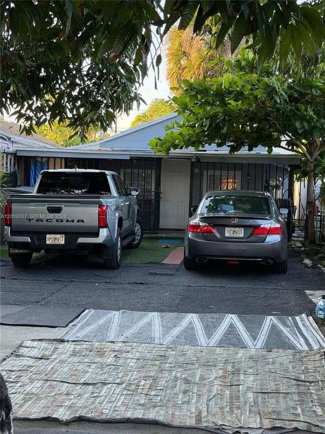 3 of 23 - 1111 Nw 26th Street, Miami, FL