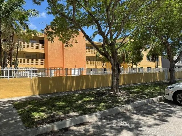 1821 Ne 168th Street #b3, North Miami Beach