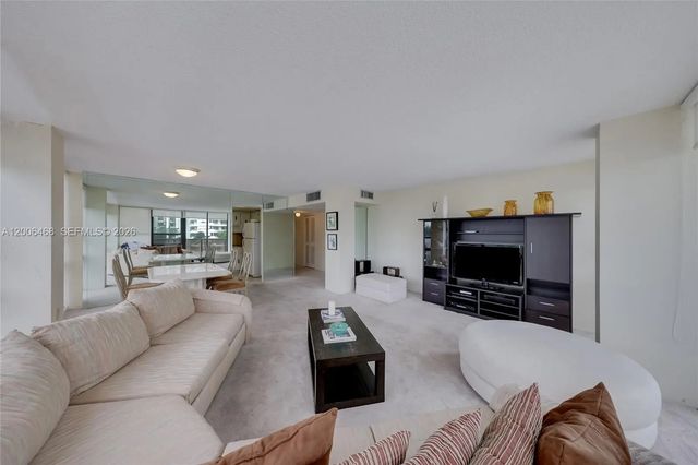 600 Ne 36th Street #421, Miami