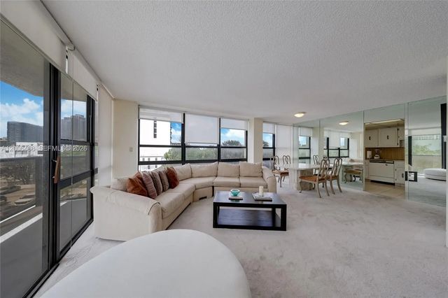 2 of 16 - 600 Ne 36th Street #421, Miami, FL