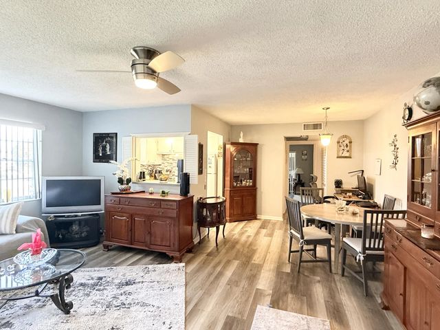 3 of 23 - 228 Canterbury J, West Palm Beach, FL