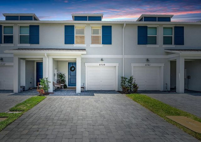 5739 Se Edgewater Circle, Stuart