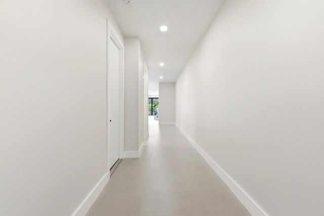 5 of 40 - 819 Sw 1st Street, Fort Lauderdale, FL