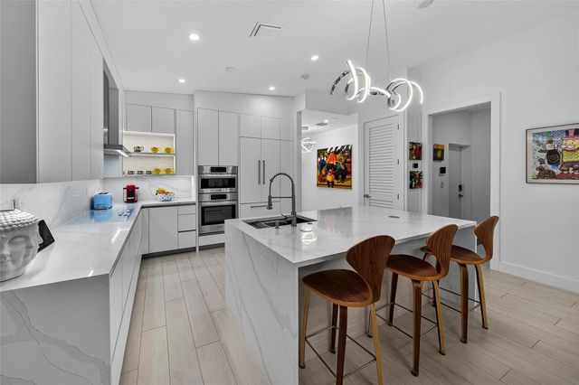 4 of 47 - 21 Ne 25th Street, Wilton Manors, FL