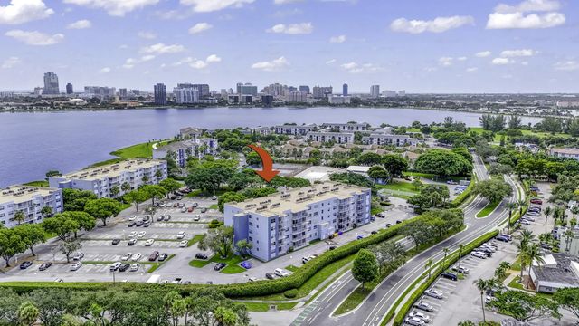 2 of 18 - 500 Executive Center Drive #3k, West Palm Beach, FL