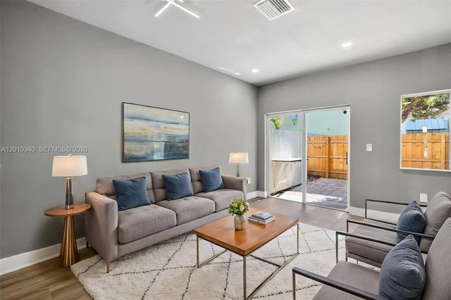 5 of 30 - 7995 Nw 8th Street #100c, Miami, FL
