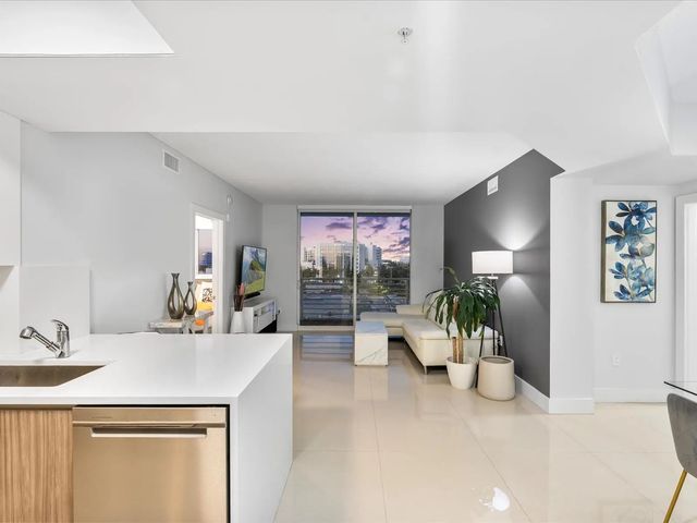 2 of 26 - 18800 Ne 29th Avenue #704, Aventura, FL