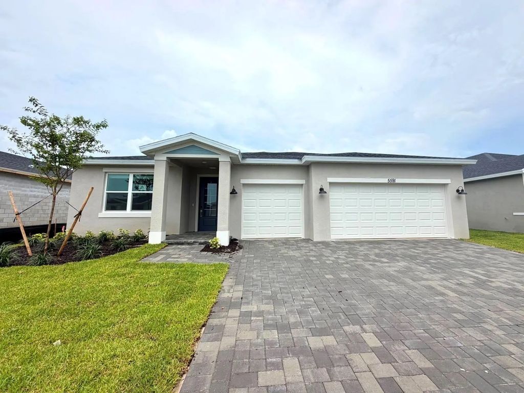 5591 Hampton Park Circle, Vero Beach