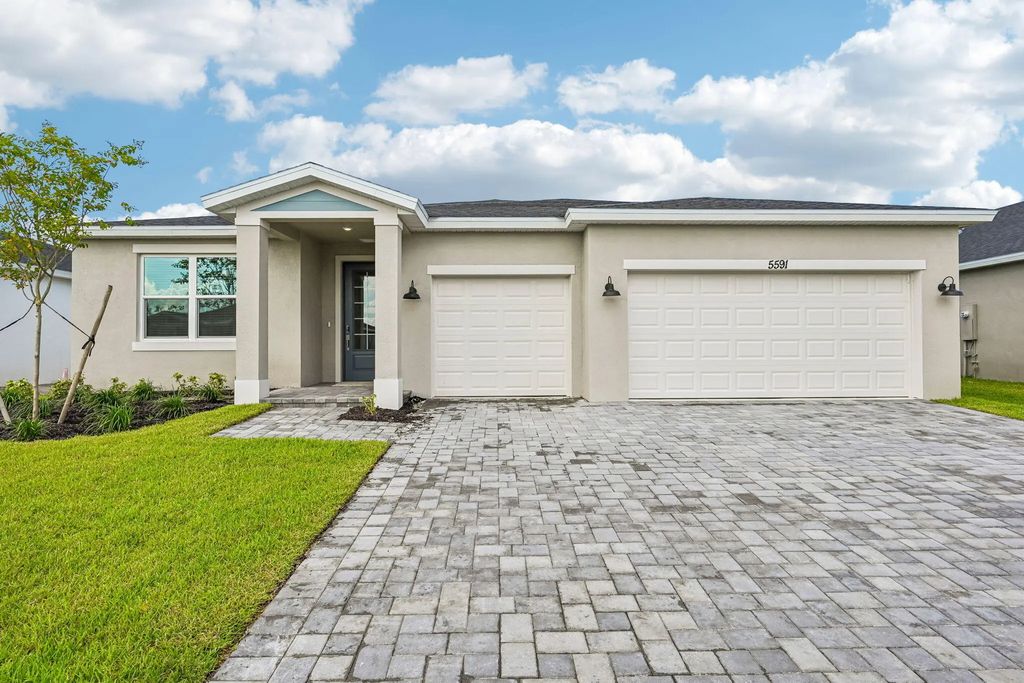 5591 Hampton Park Circle, Vero Beach