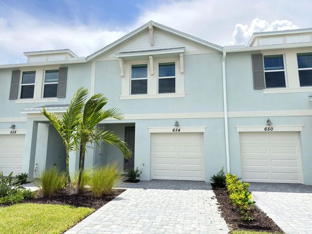 2 of 15 - 654 Salisbury Circle, Fort Pierce, FL