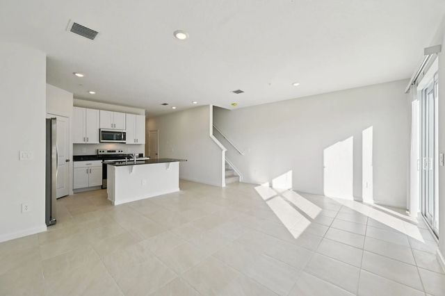 4 of 15 - 654 Salisbury Circle, Fort Pierce, FL