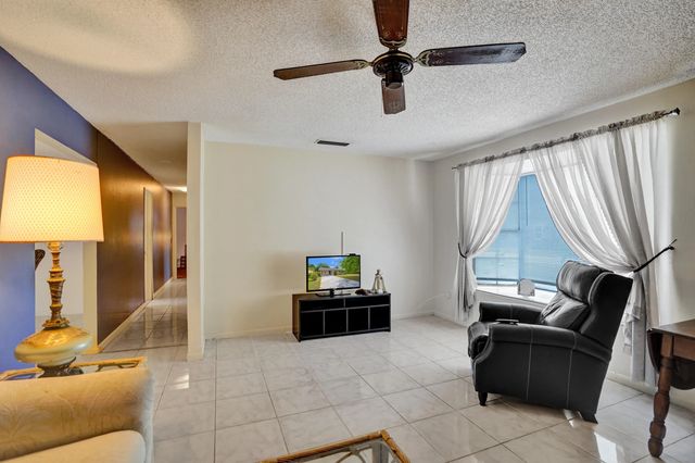 5 of 51 - 2886 Floral Road, Lake Worth, FL