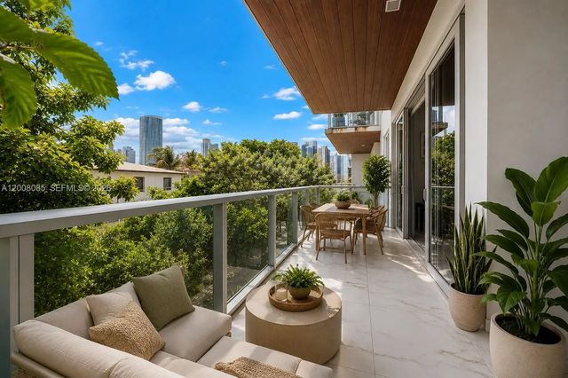 3 of 34 - 545 Sw 11th Street #208, Miami, FL