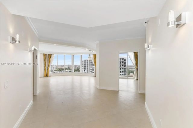 4 of 49 - 21150 Point Place #lph 2902, Aventura, FL