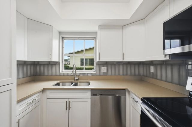 4 of 30 - 2680 Barkley Drive E #c, West Palm Beach, FL