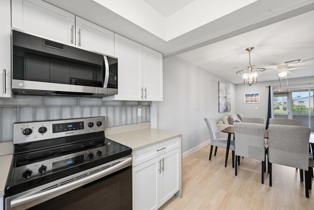 5 of 30 - 2680 Barkley Drive E #c, West Palm Beach, FL