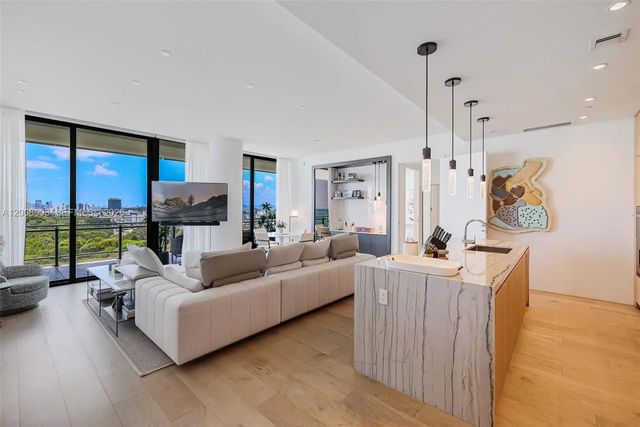 5 of 49 - 8701 Collins Avenue #904, Miami Beach, FL