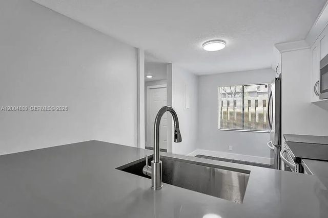 5 of 16 - 5084 S University Drive, Davie, FL