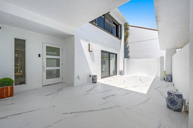 3 of 76 - 2435 Presidential Way #h, West Palm Beach, FL