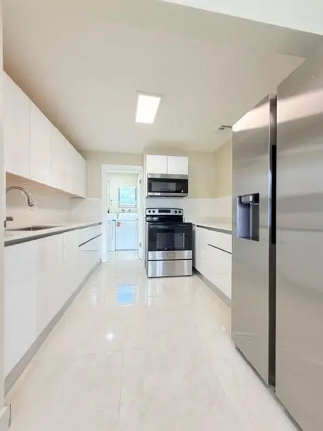 4 of 33 - 53 Ne 16th Place, Fort Lauderdale, FL