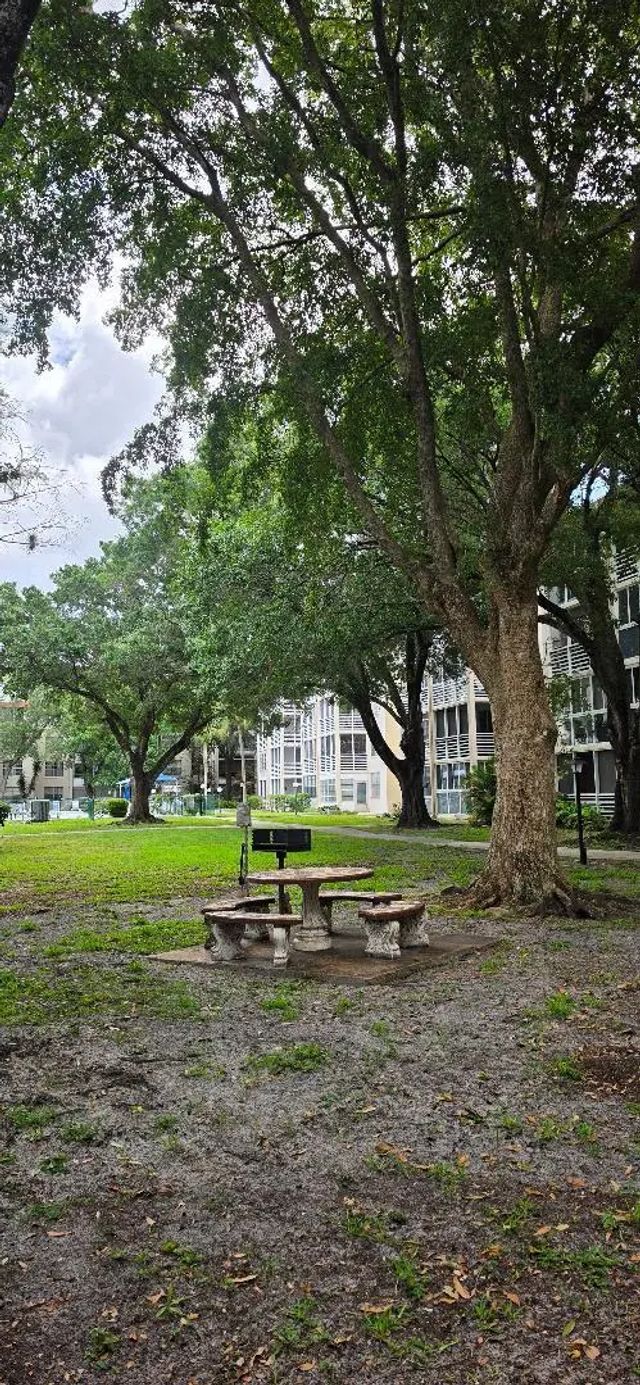 4 of 6 - 2600 Nw 49th Avenue #409, Lauderdale Lakes, FL