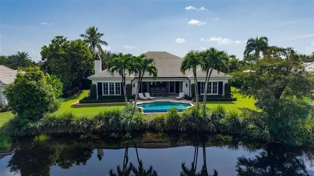 11 Country Road E, Village of Golf