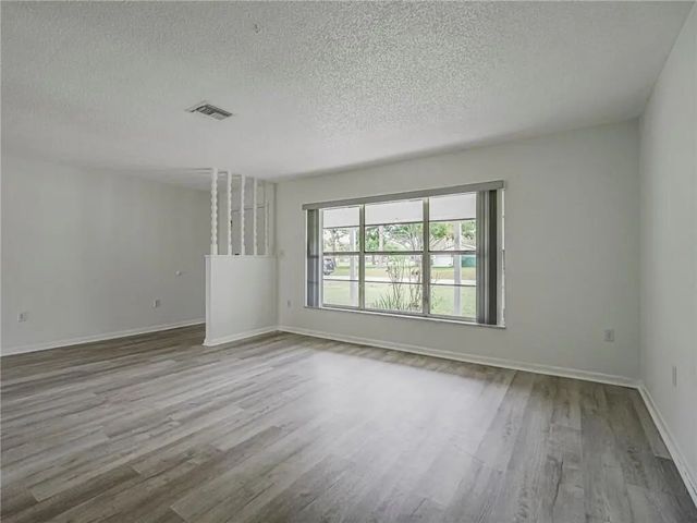 4 of 26 - 136 16th Avenue, Vero Beach, FL
