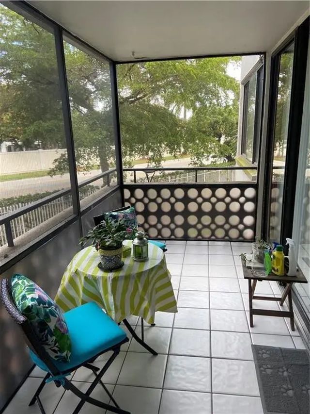 5 of 13 - 4222 Inverrary Boulevard #4109, Lauderhill, FL