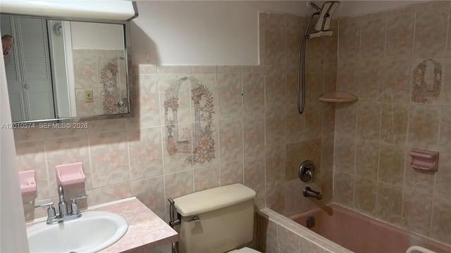 4 of 8 - 20310 Ne 2nd Avenue #5, Miami Gardens, FL
