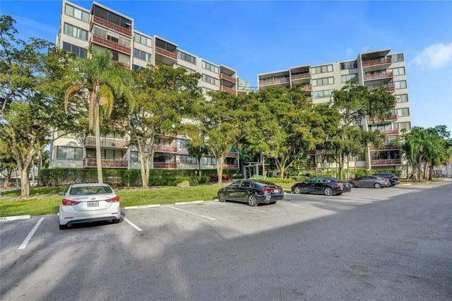 3 of 9 - 4222 Inverrary Boulevard #4116, Lauderhill, FL