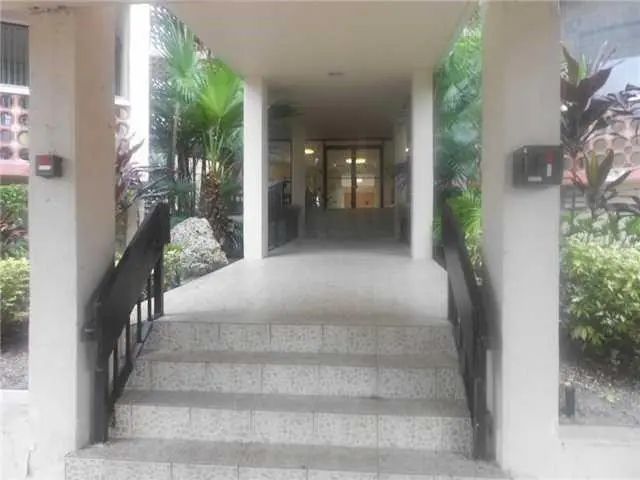 4 of 9 - 4222 Inverrary Boulevard #4116, Lauderhill, FL