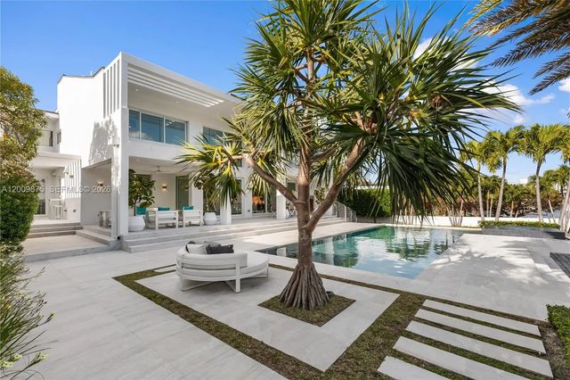 2 of 45 - 120 Knollwood Drive, Key Biscayne, FL