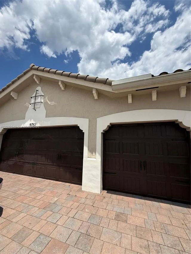 3 of 32 - 9751 Lakeview Lane, Parkland, FL