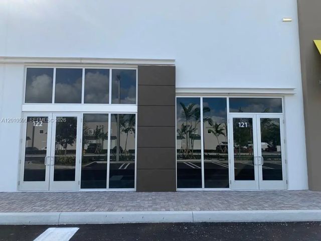 10890 Nw 17th Street #121, Sweetwater