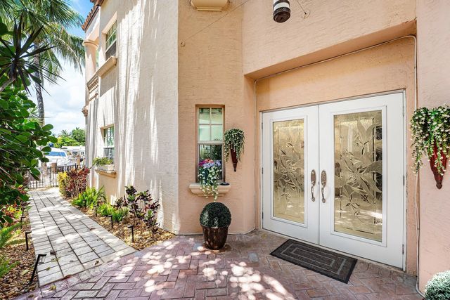3 of 39 - 19 Hendricks Isle, Fort Lauderdale, FL