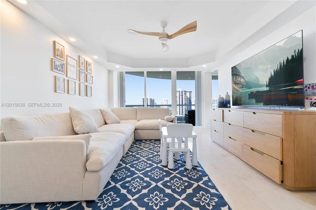 3 of 14 - 7000 Island Boulevard #1402, Aventura, FL