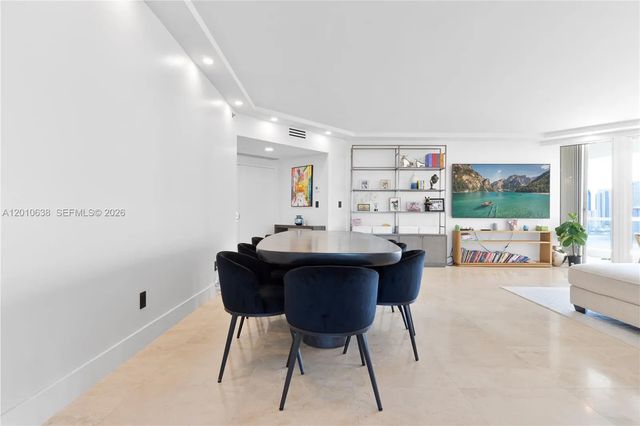 4 of 14 - 7000 Island Boulevard #1402, Aventura, FL