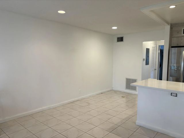 3 of 16 - 223 Coventry J #223, West Palm Beach, FL