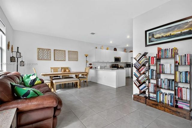 5 of 24 - 12936 Nw 22nd Place, Miami, FL