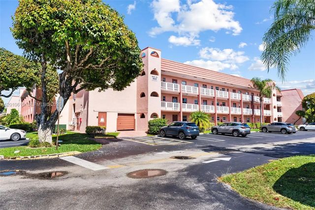 9421 Sunrise Lakes Boulevard #208, Sunrise